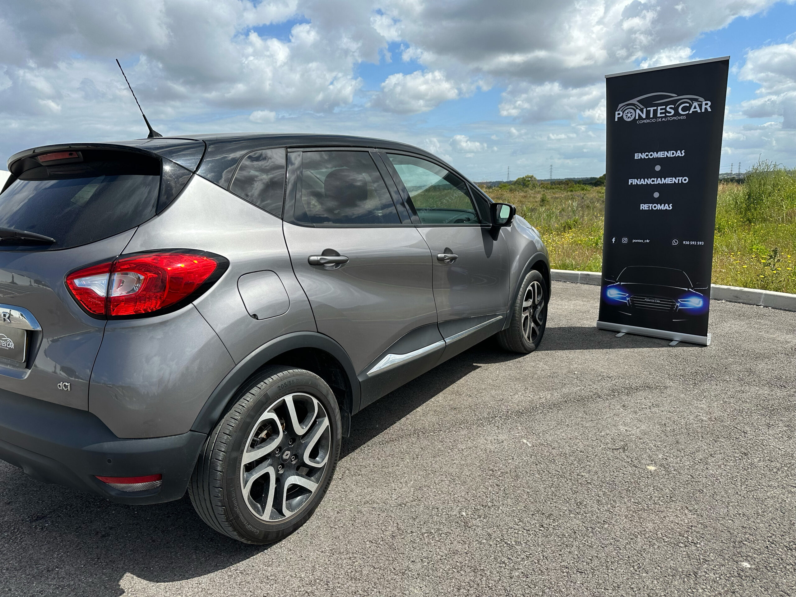 
								Renault Captur full									