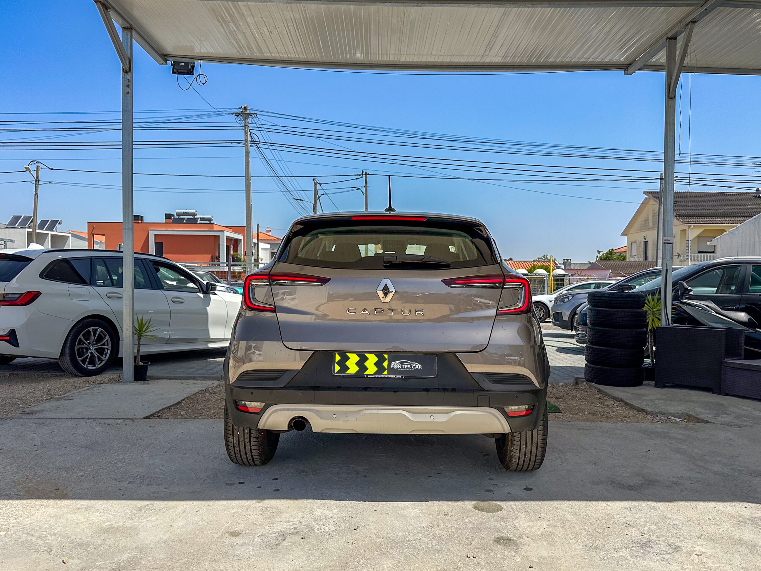 
								Renault Captur full									