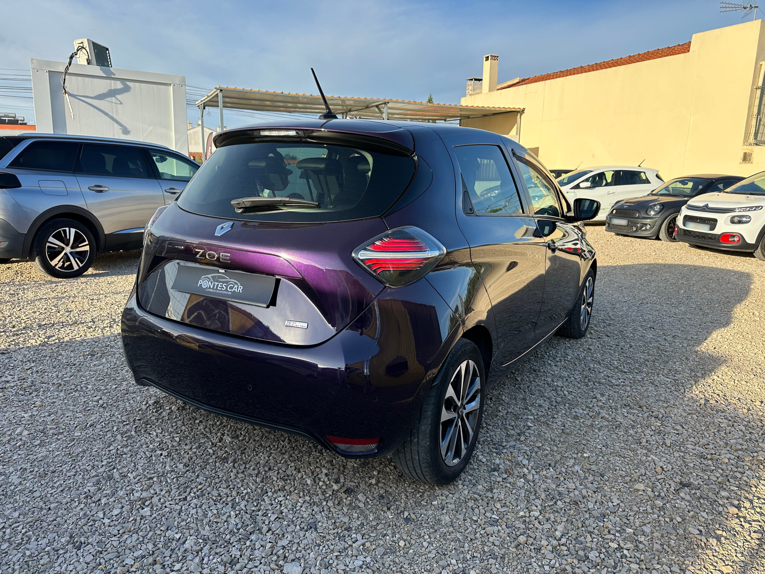 
								Renault Zoe full									