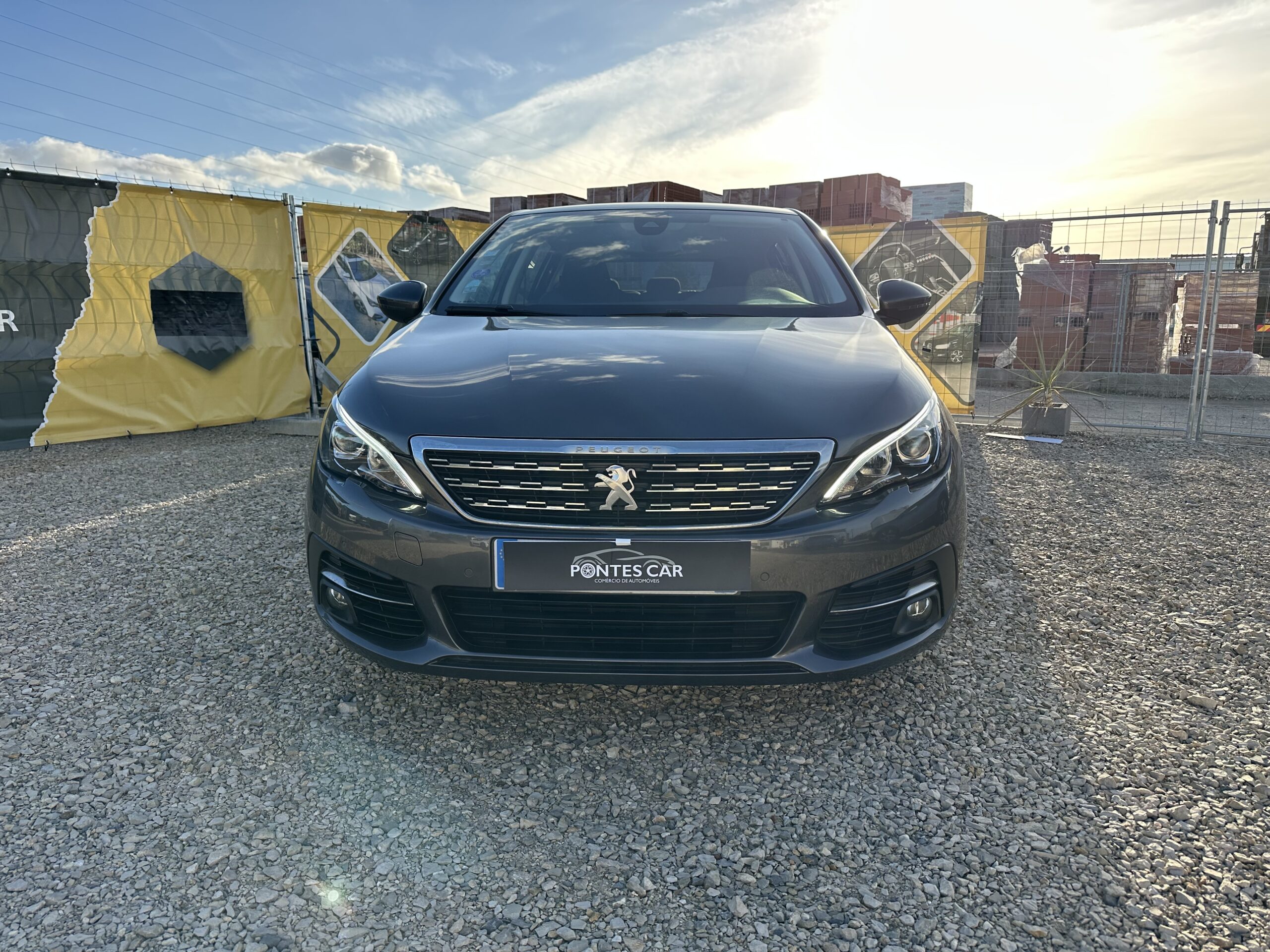 
								Peugeot 308 full									