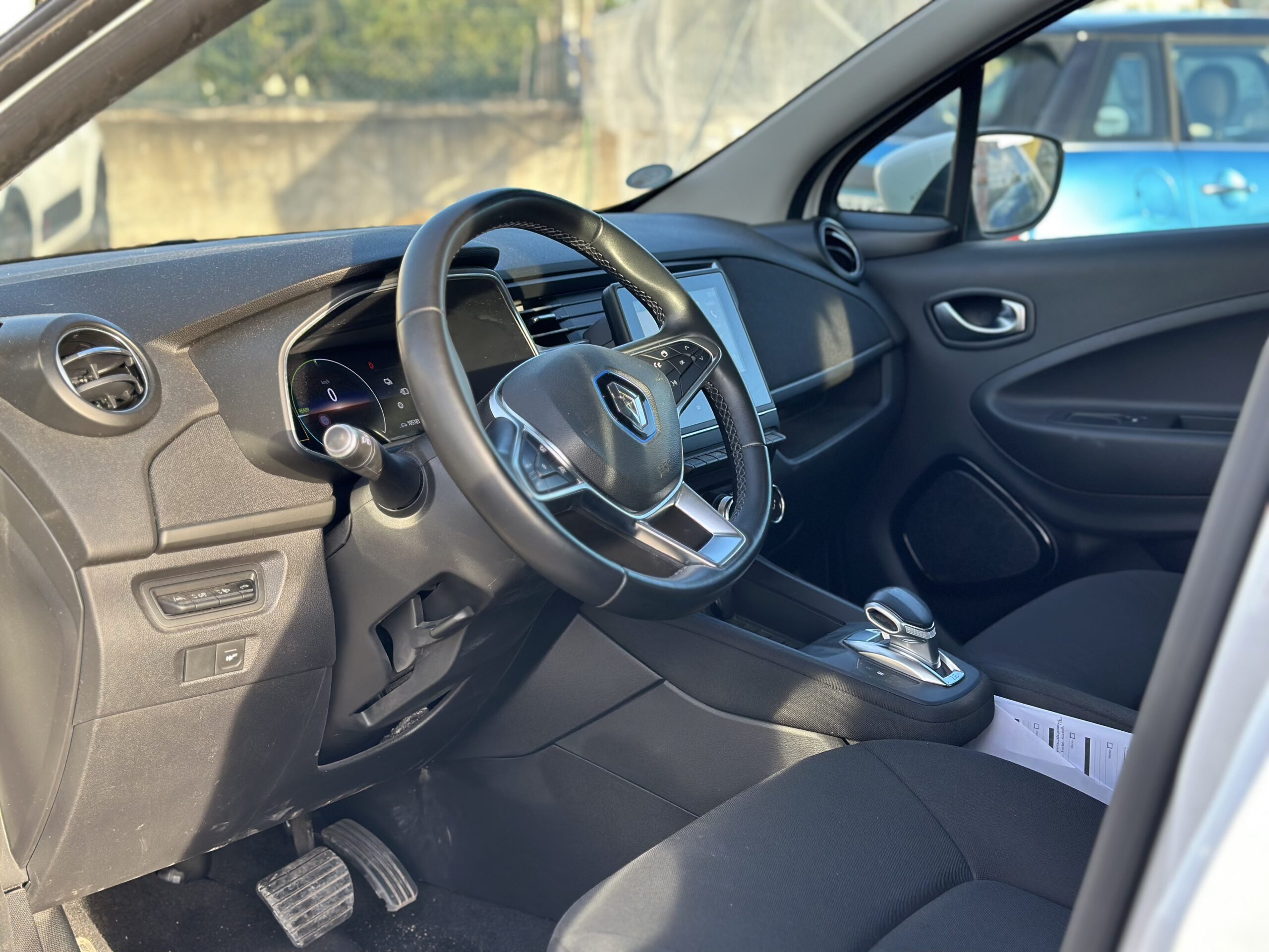 
								Renault Zoe Branco full									