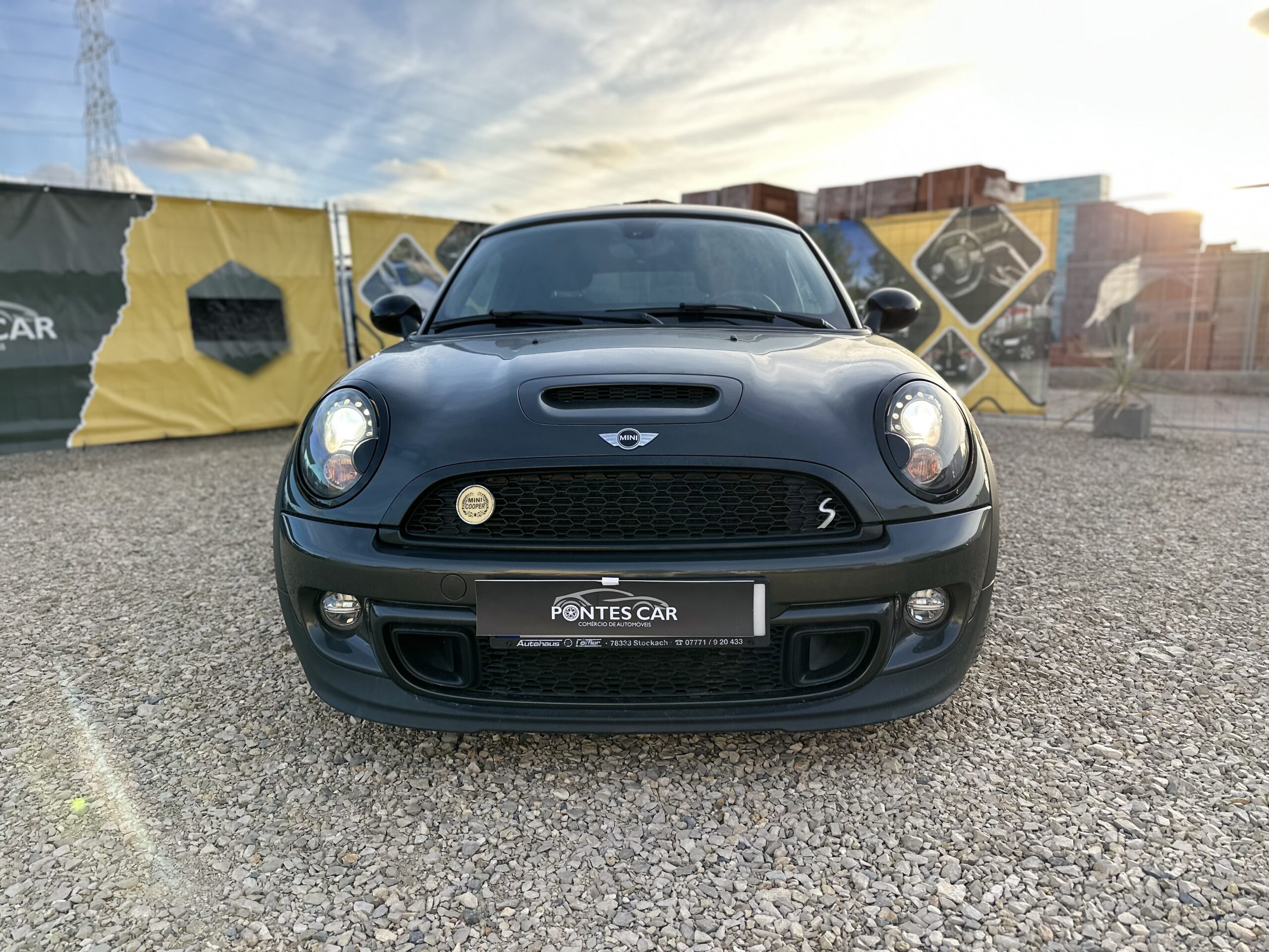 
								Mini Cooper full									