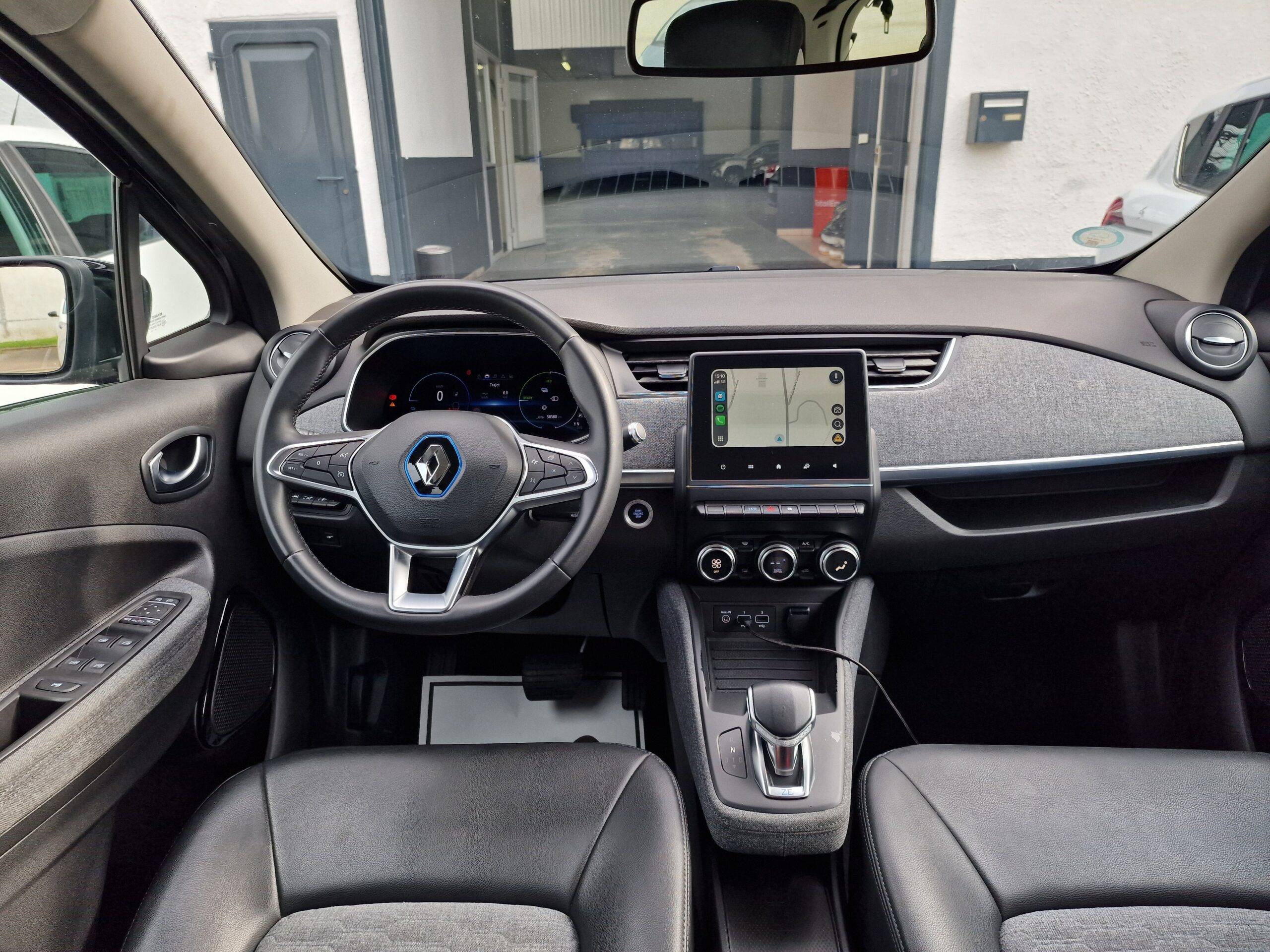 
								Renault Zoe Intense full									