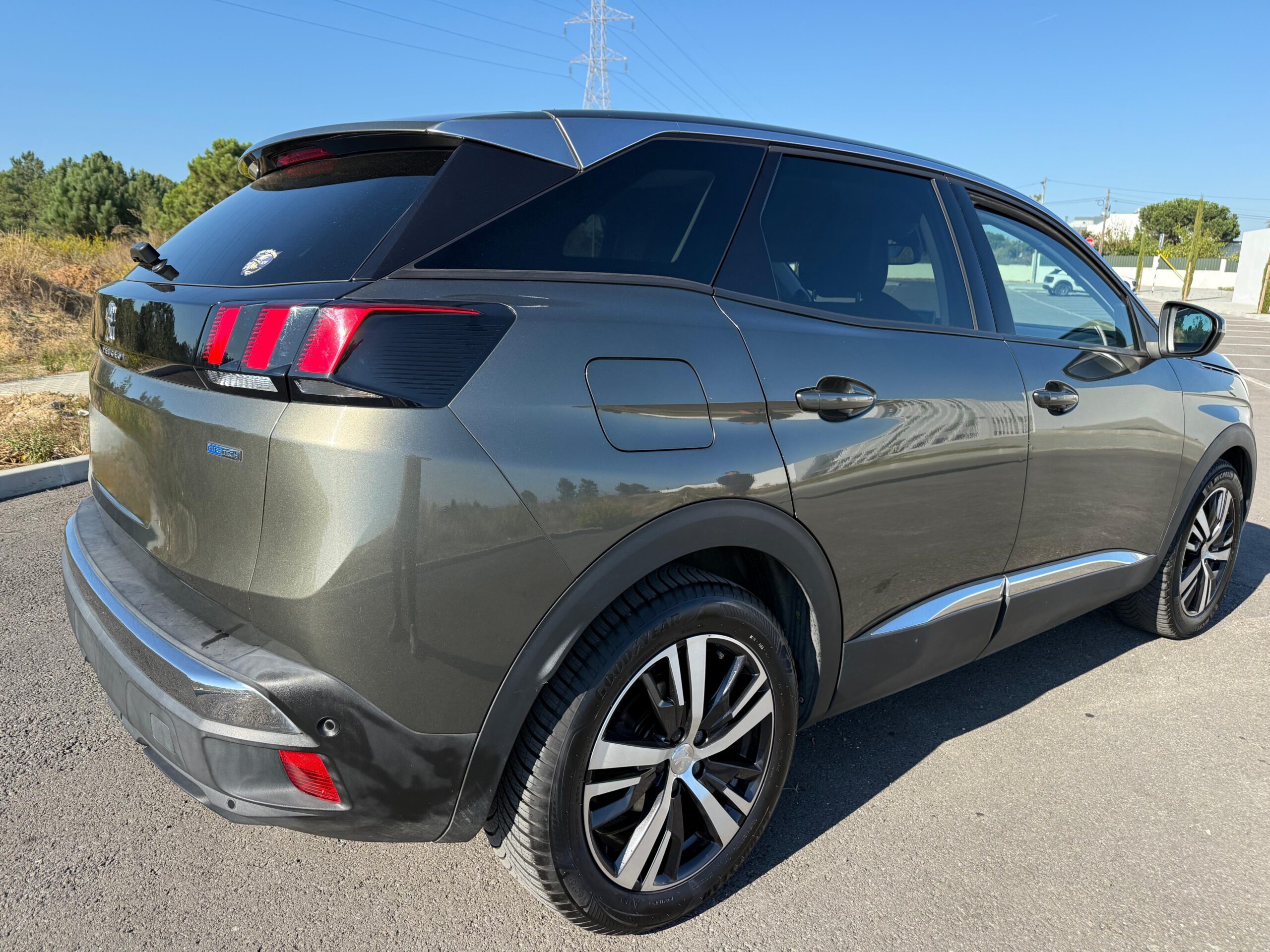 
								Peugeot 3008 Allure full									