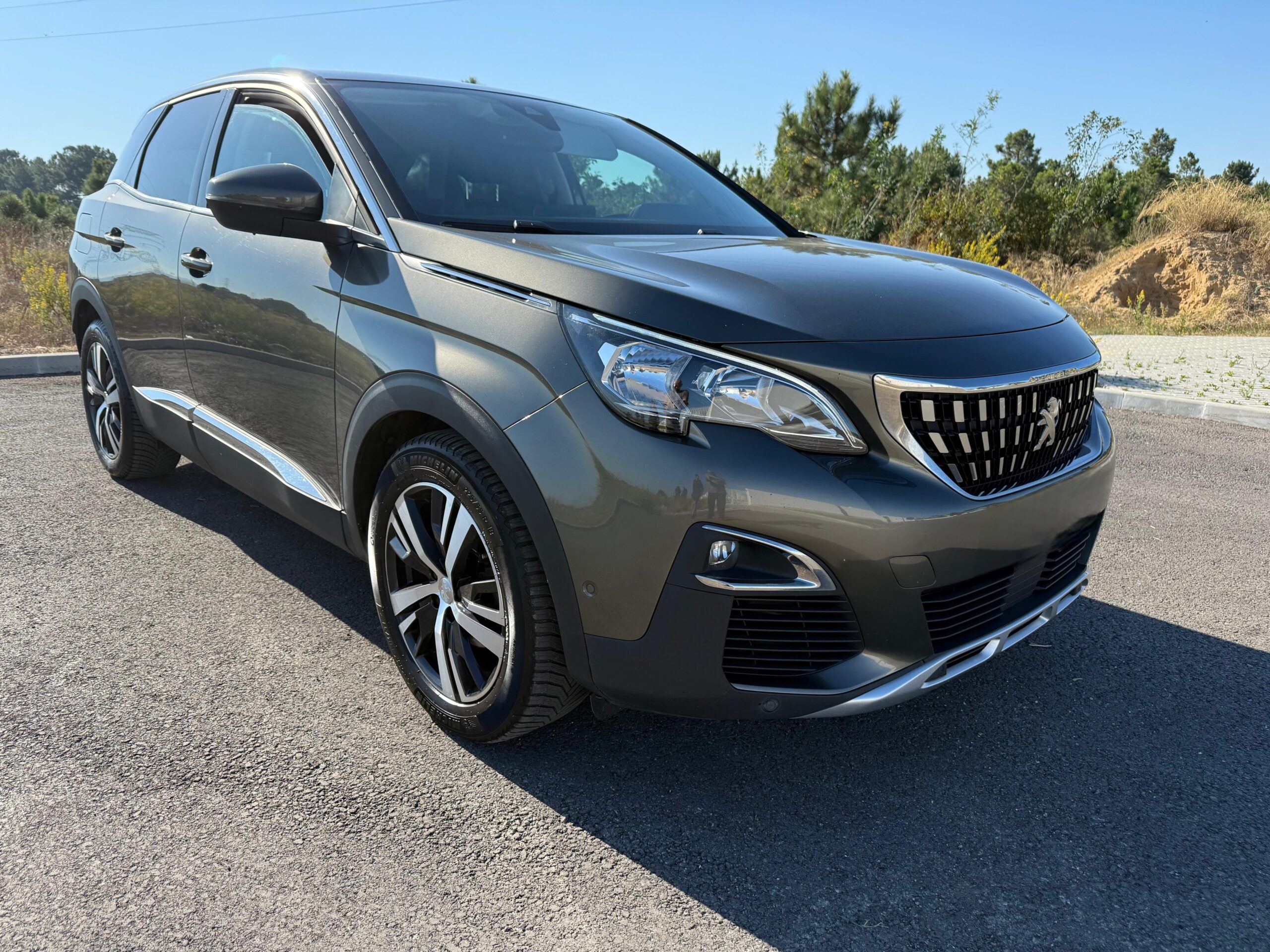 
								Peugeot 3008 Allure full									