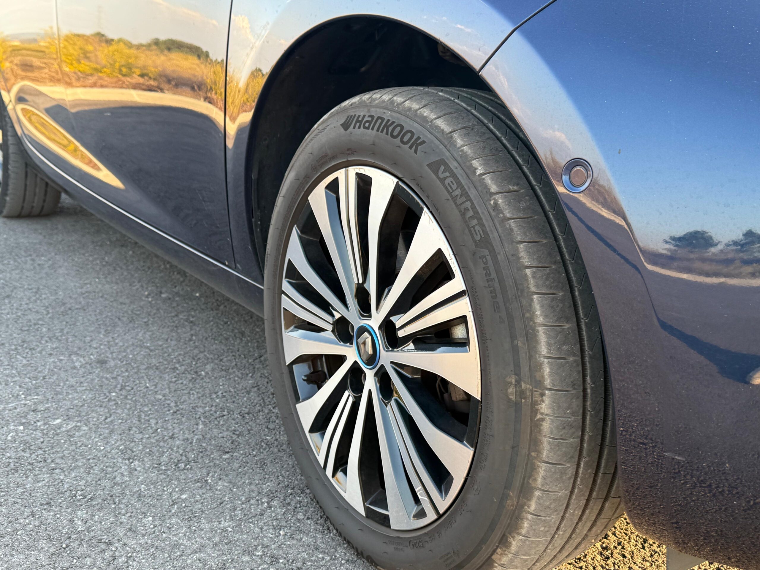 
								Renault ZOE Riviera Limited full									