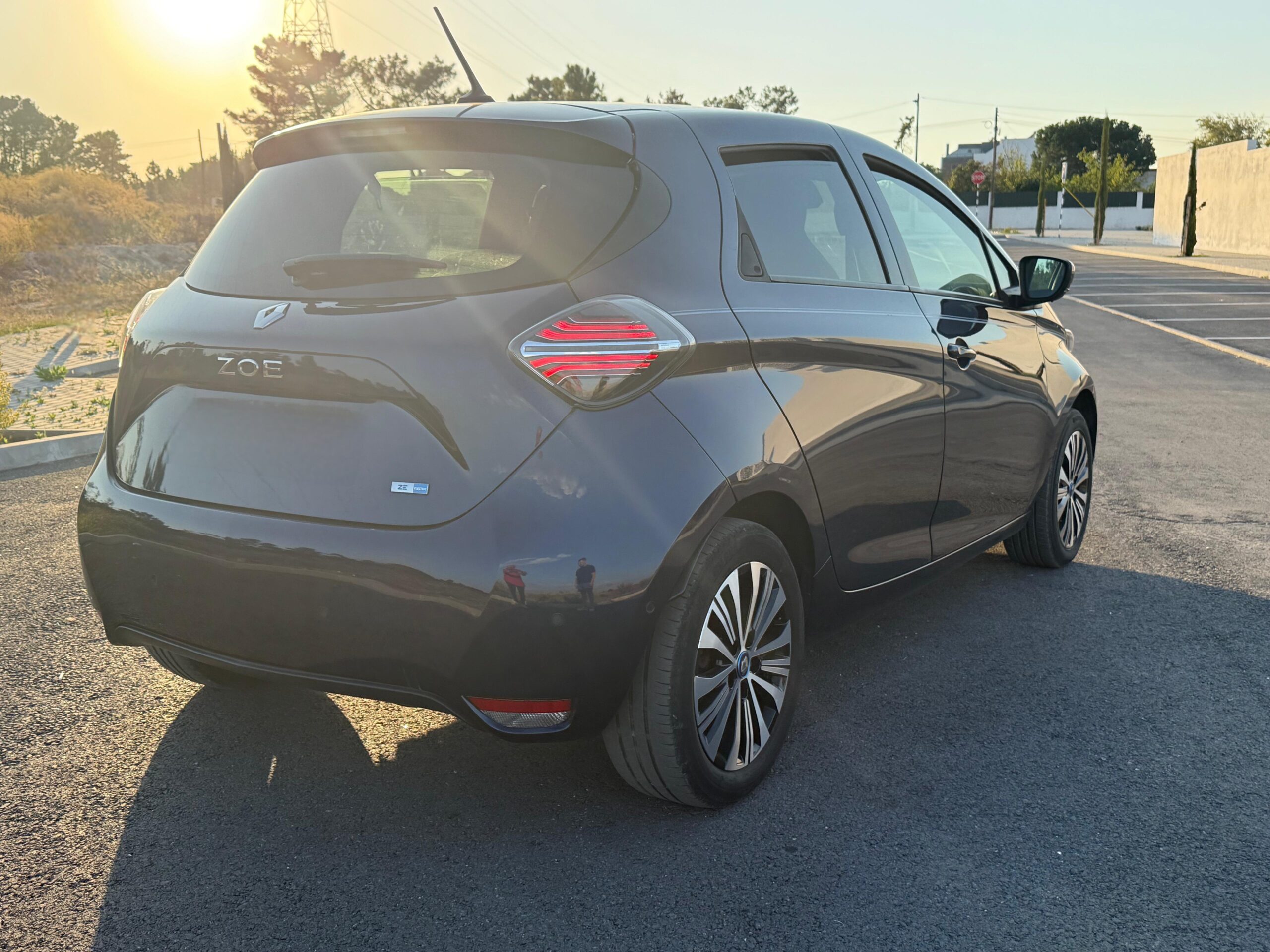 
								Renault ZOE Riviera Limited full									