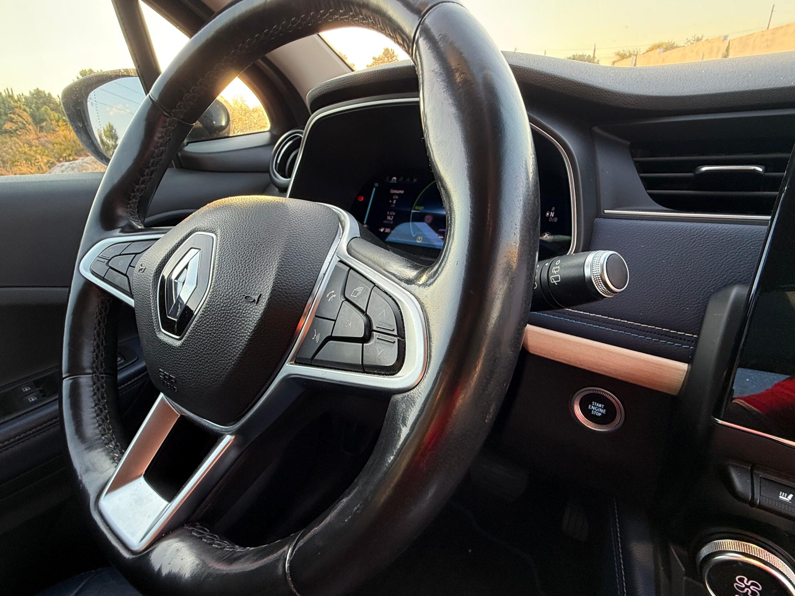 
								Renault ZOE Riviera Limited full									