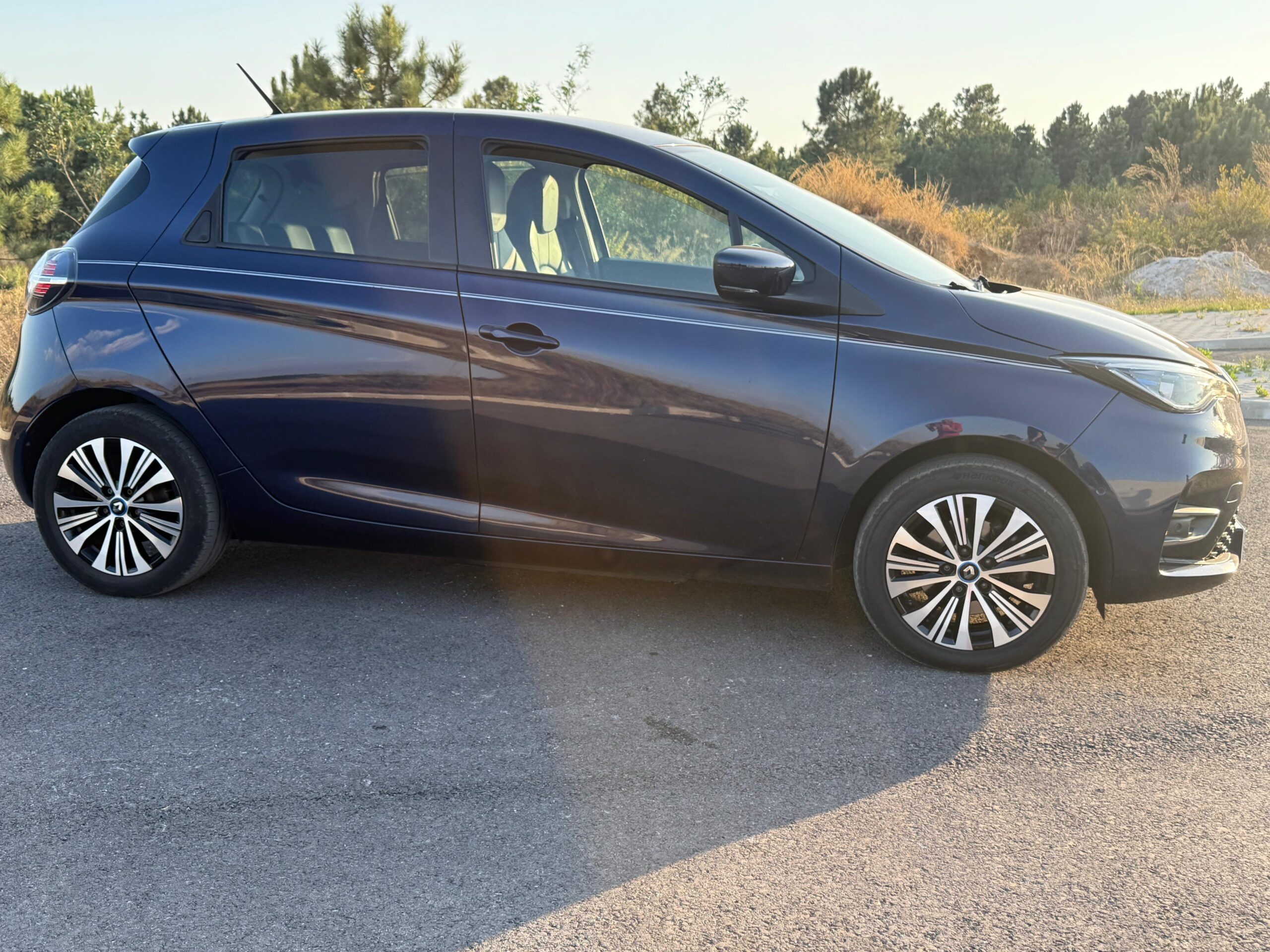 
								Renault ZOE Riviera Limited full									