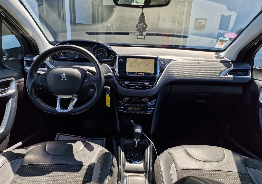 
								Peugeot 2008 Allure full									