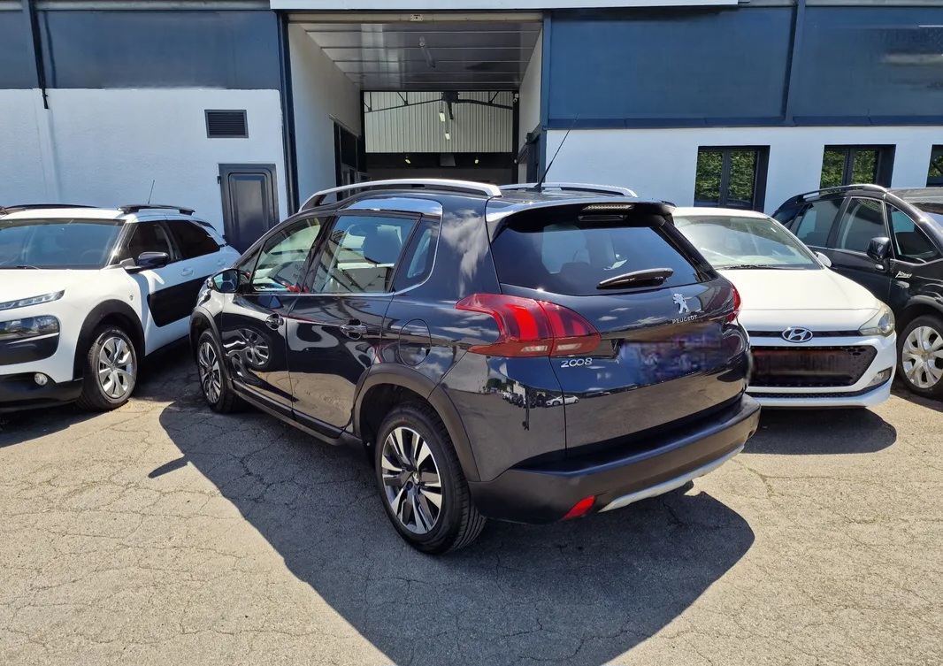 
								Peugeot 2008 Allure full									